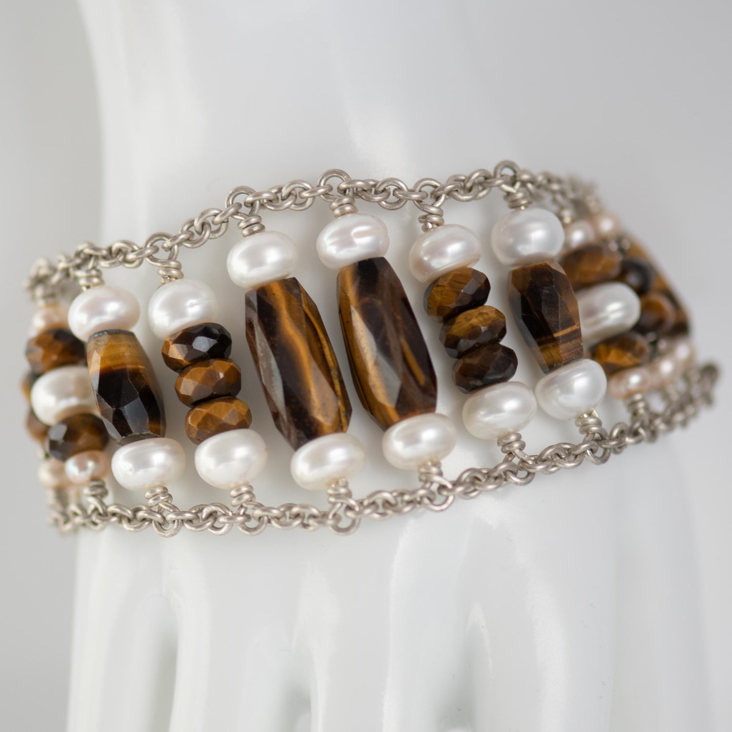 Tiger's Eye and Fresh water pearls Bracelet