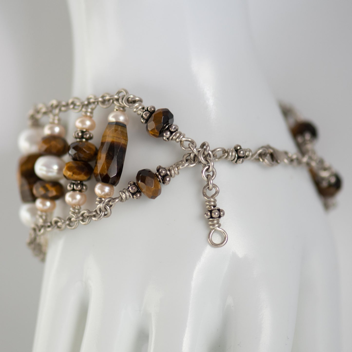 Tiger's Eye and Fresh water pearls Bracelet