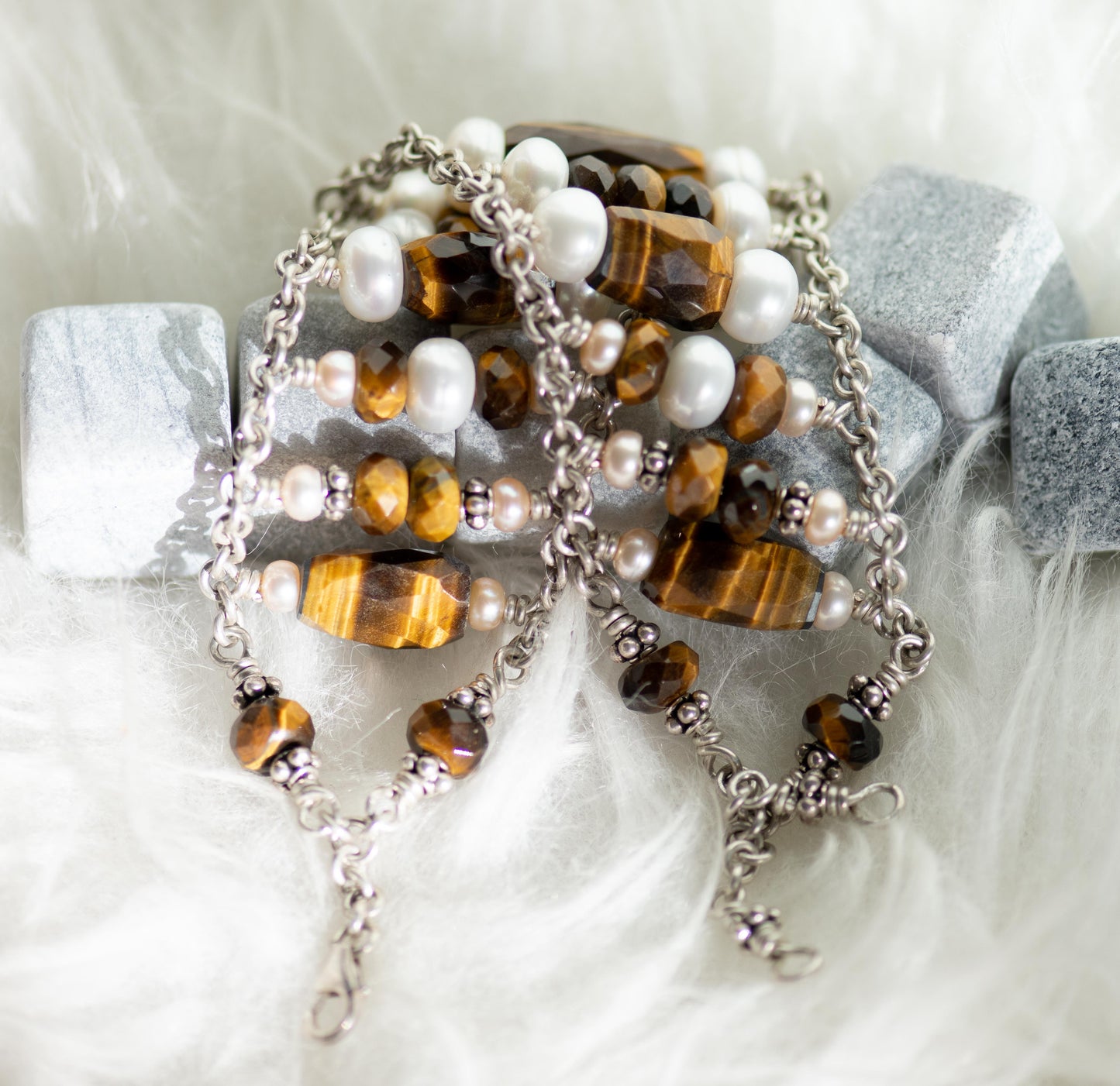 Tiger's Eye and Fresh water pearls Bracelet
